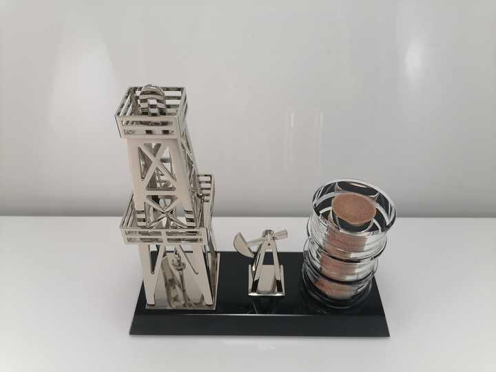 Crystal Base Oil Souvenir