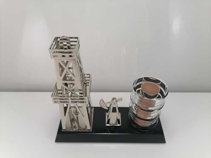Crystal base oil related sand metal oil drilling rig gift souvenir item for oil industry
