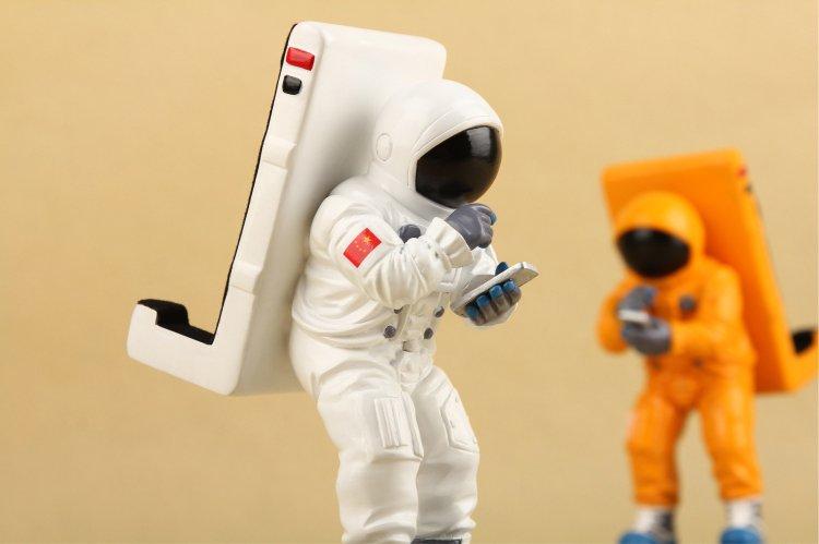 Astronaut Phone Stand - lightbulbbusinessconsulting